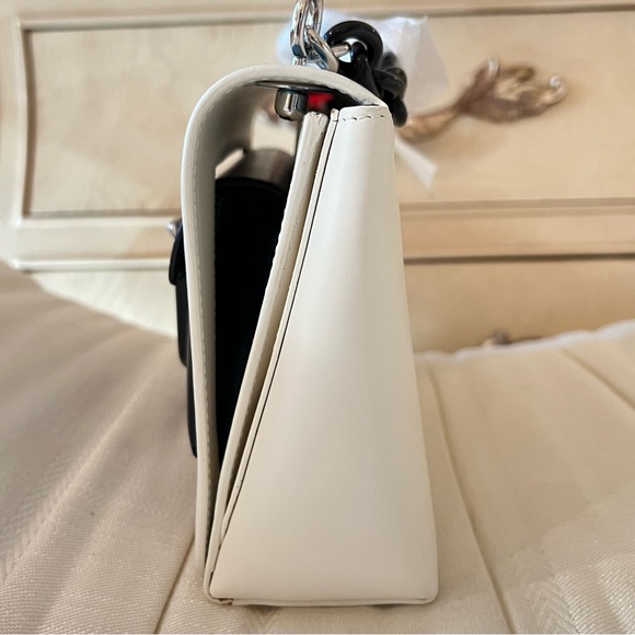 NEW Balenciaga Chain Strap Leather Bag - Picture 4 of 15